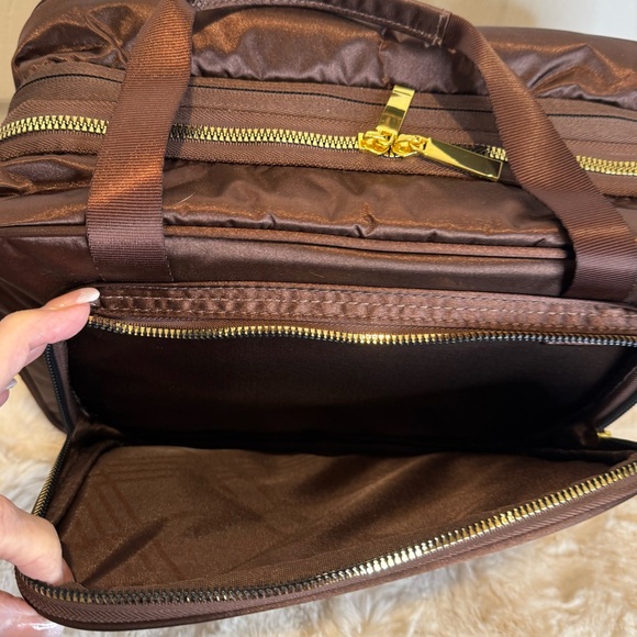 JOY MANGANO TRAVELERS HANGING EXPANDABLE TOILETRY BAG - Picture 5 of 16